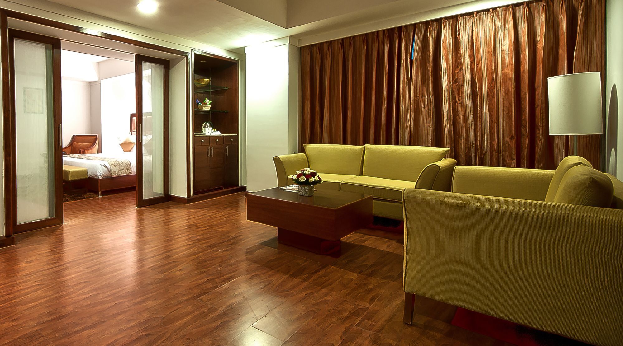 The Golden Plaza Hotel Panchkula Exterior foto