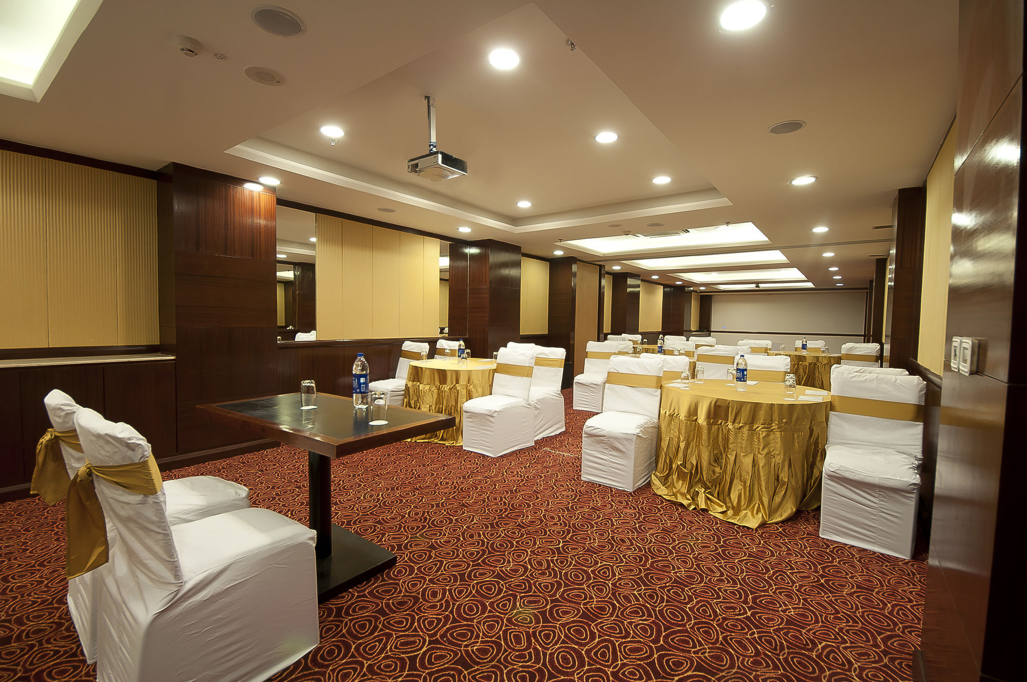 The Golden Plaza Hotel Panchkula Exterior foto